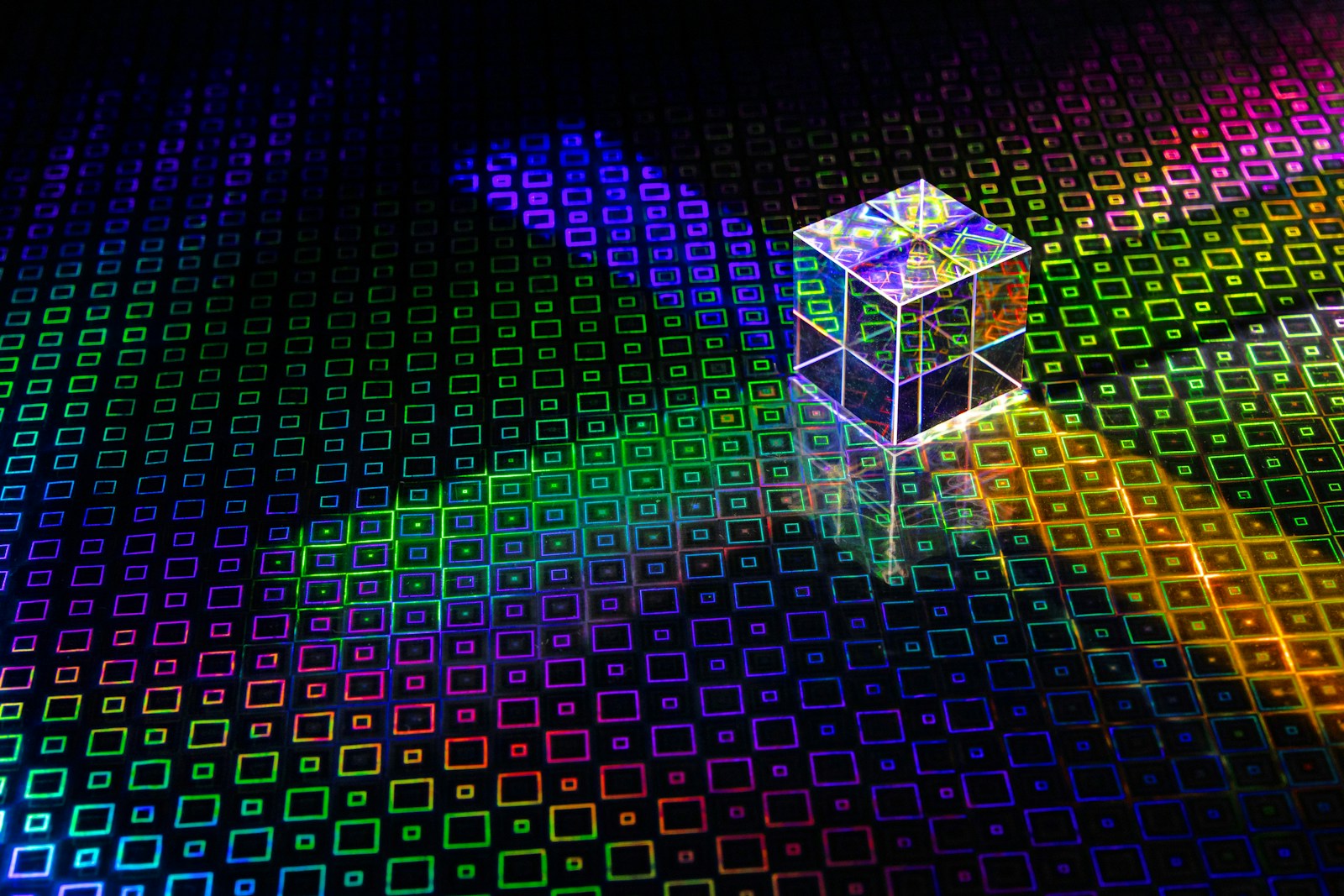 Refracting glass cube