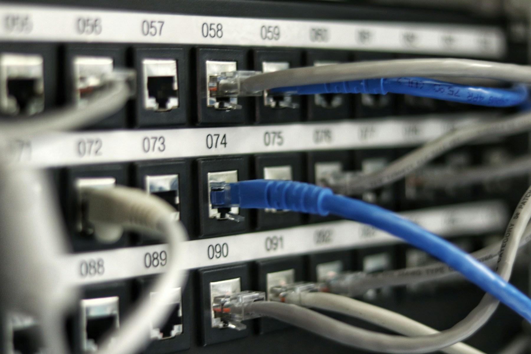 Network patch panel